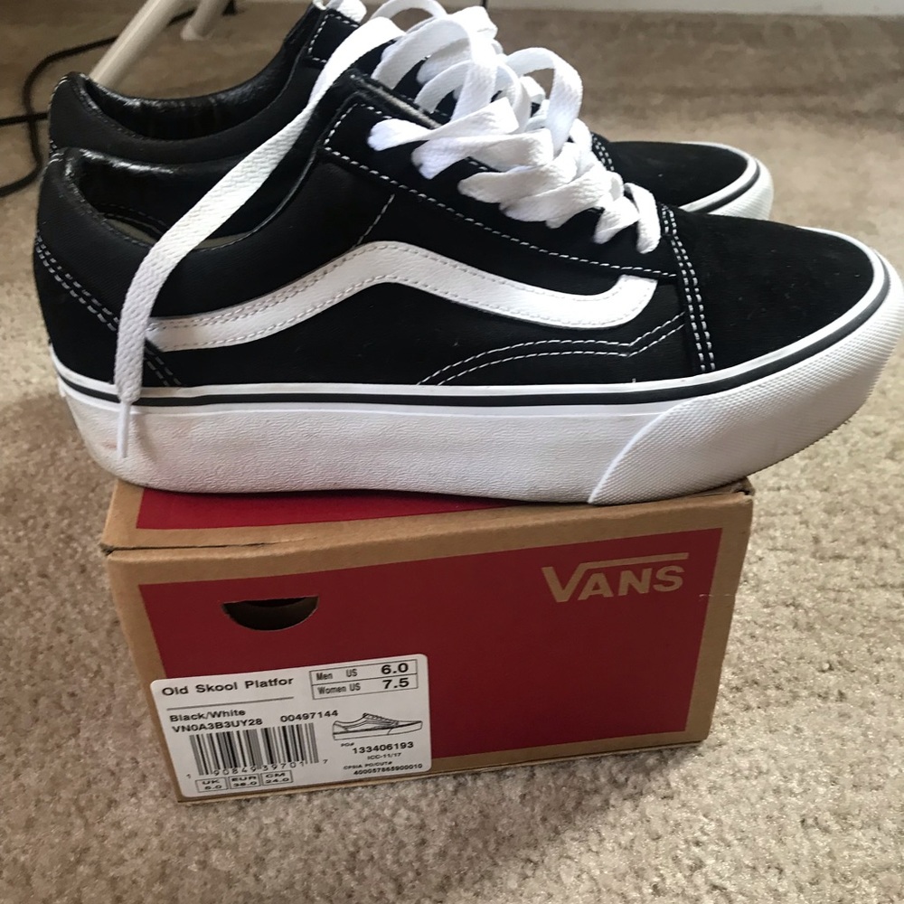 WMS Vans Ward Platform Black/White Sneakers Sz 7.5